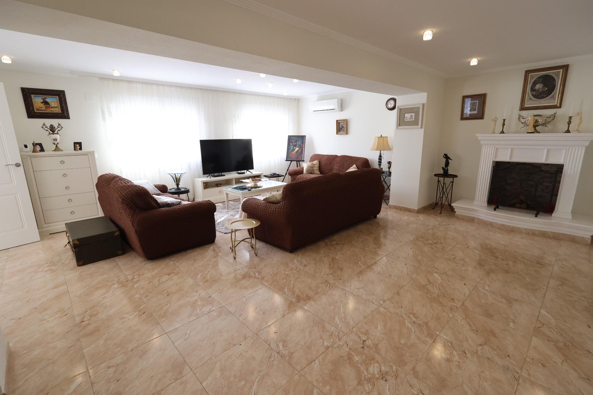 5 Bed, 3 Bath, HouseFor Sale, Torrevieja, Alicante
