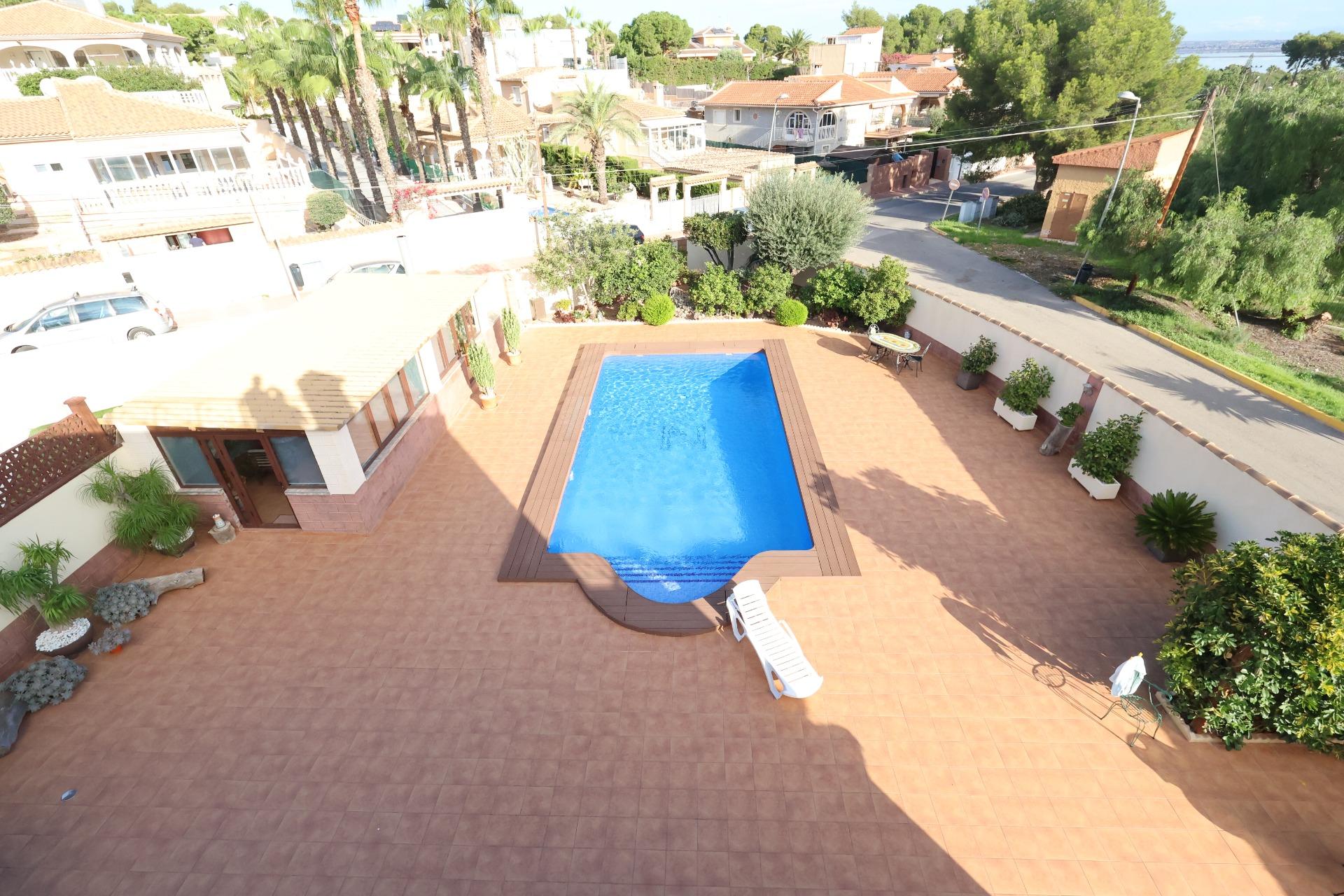 5 Bed, 3 Bath, HouseFor Sale, Torrevieja, Alicante