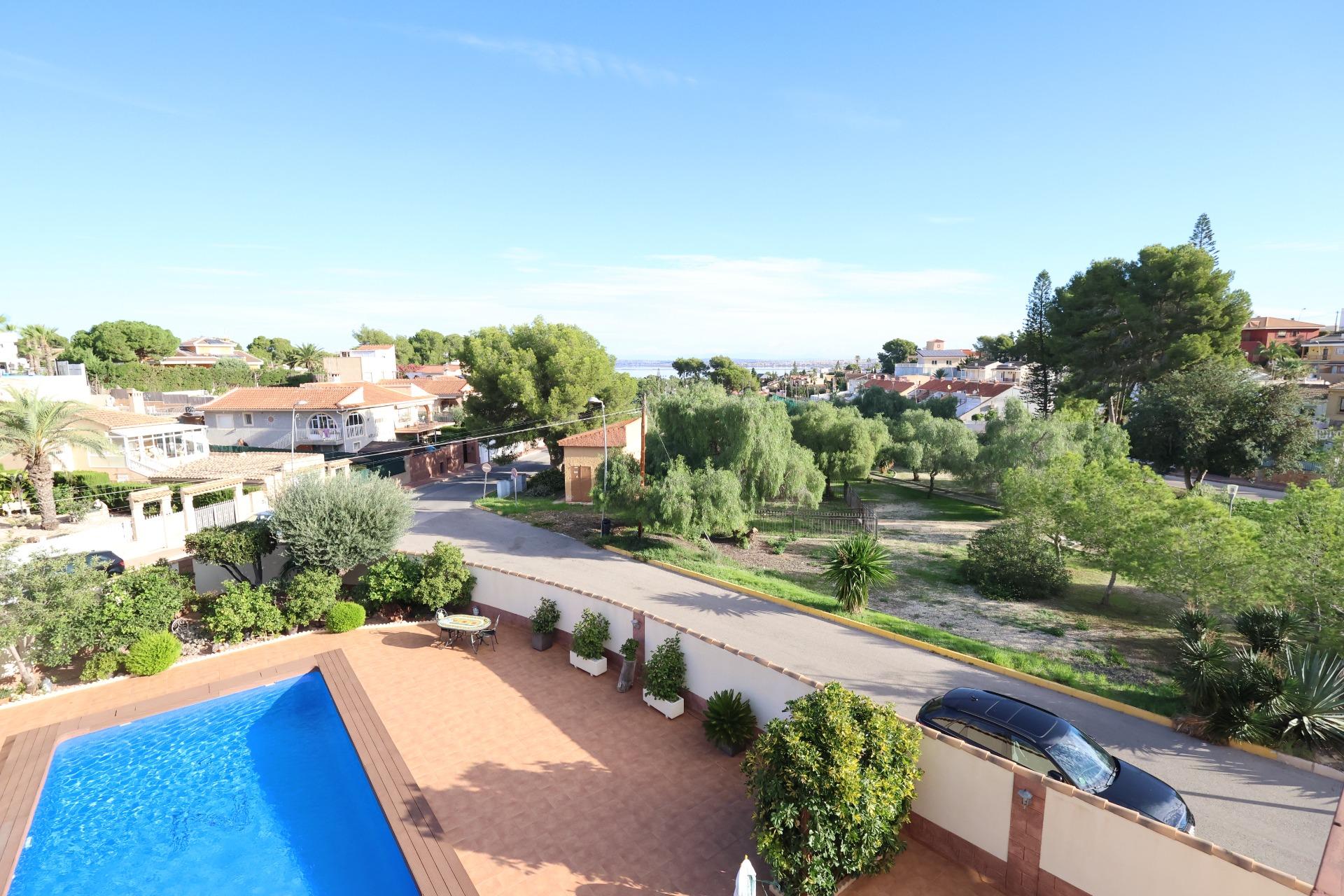 5 Bed, 3 Bath, HouseFor Sale, Torrevieja, Alicante