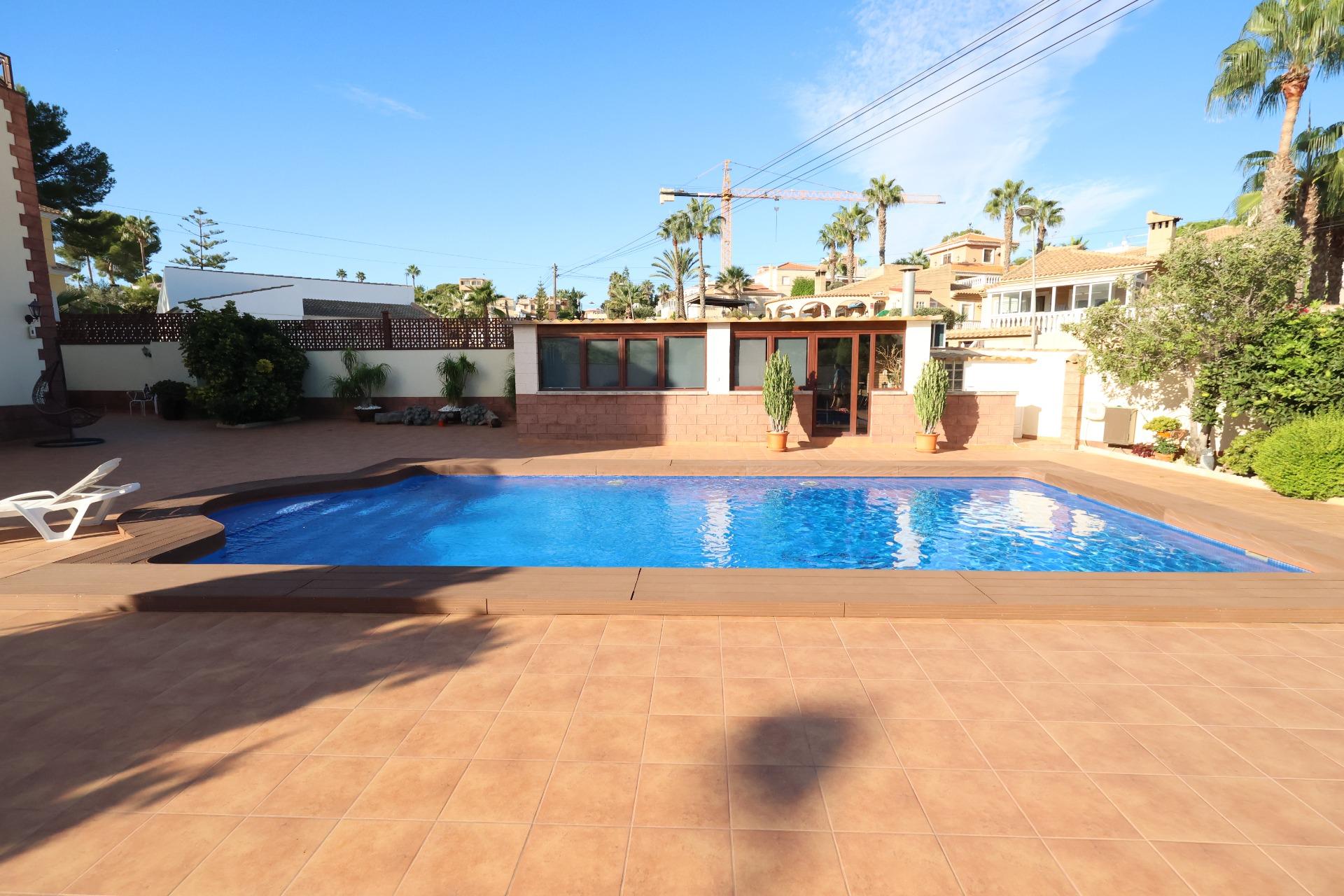 5 Bed, 3 Bath, HouseFor Sale, Torrevieja, Alicante
