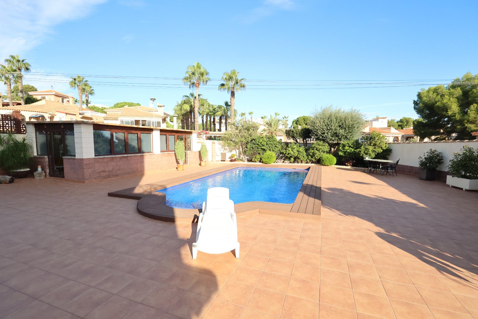 5 Bed, 3 Bath, HouseFor Sale, Torrevieja, Alicante