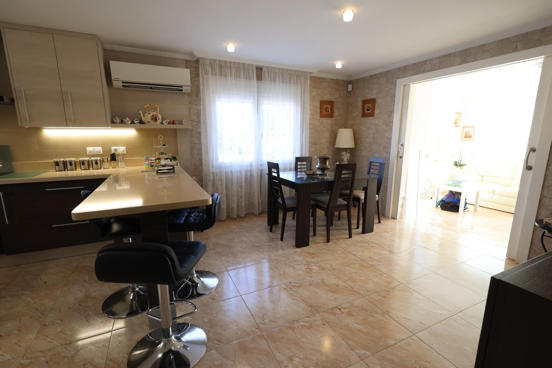 5 Bed, 3 Bath, HouseFor Sale, Torrevieja, Alicante