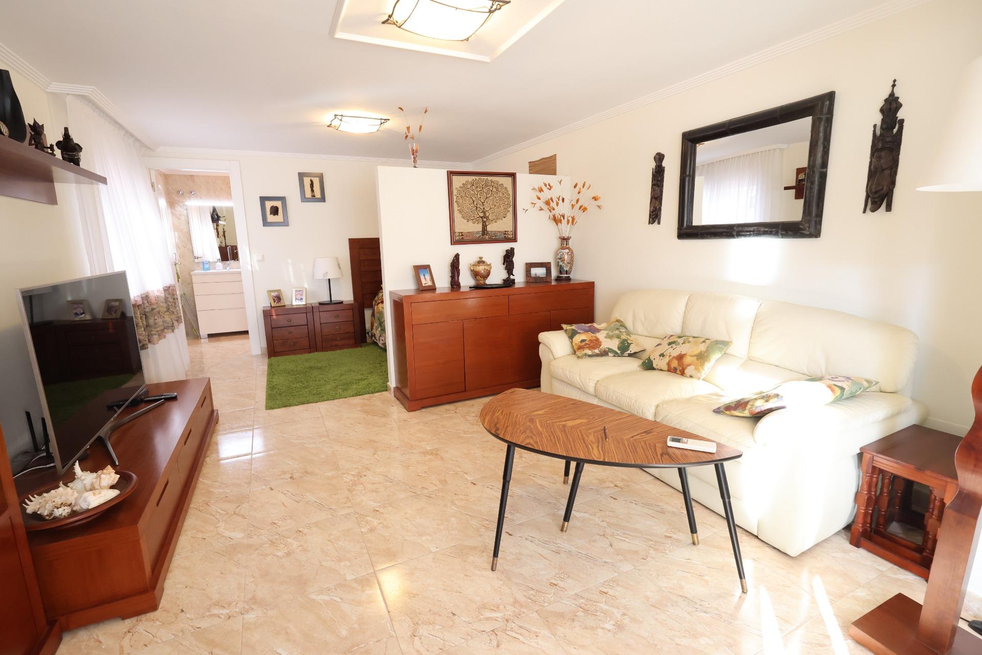 5 Bed, 3 Bath, HouseFor Sale, Torrevieja, Alicante