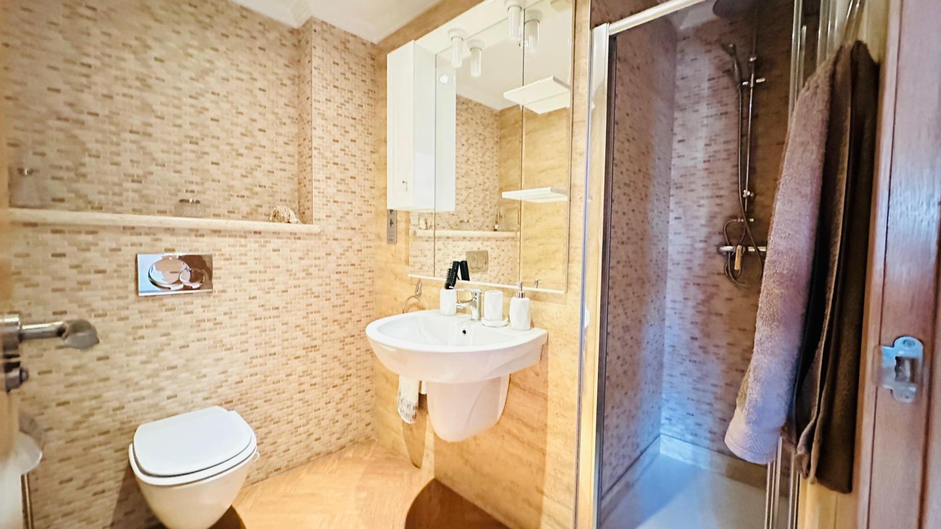 3 Bed, 2 Bath, ApartmentFor Sale, Torrevieja, Alicante