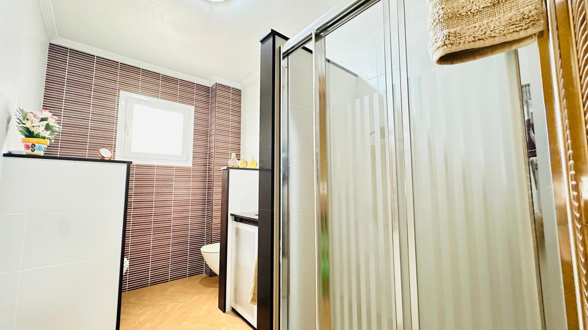 3 Bed, 2 Bath, ApartmentFor Sale, Torrevieja, Alicante