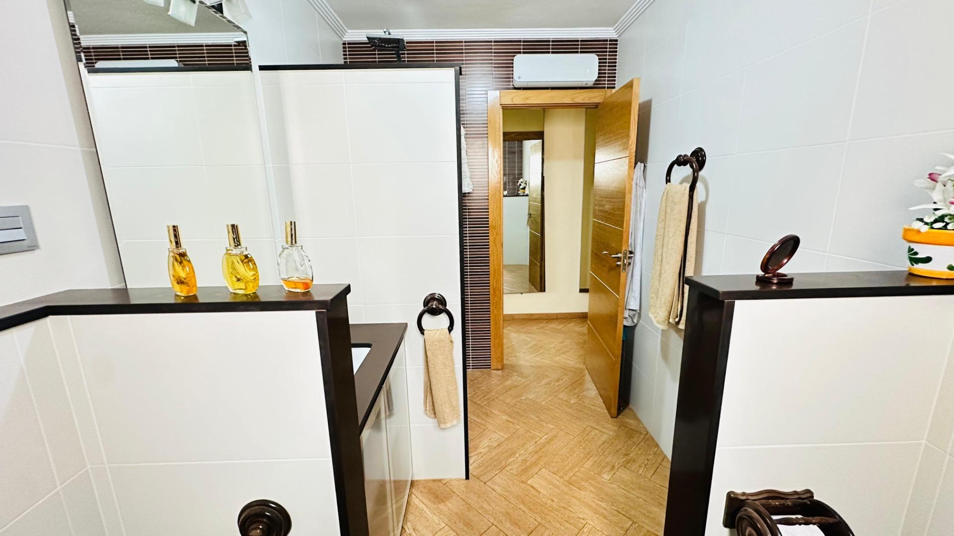 3 Bed, 2 Bath, ApartmentFor Sale, Torrevieja, Alicante