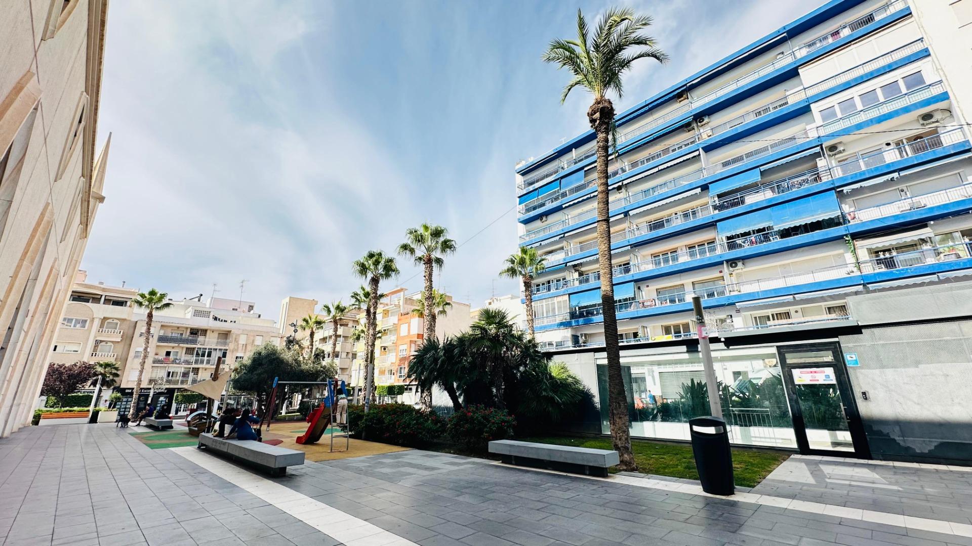3 Bed, 2 Bath, ApartmentFor Sale, Torrevieja, Alicante