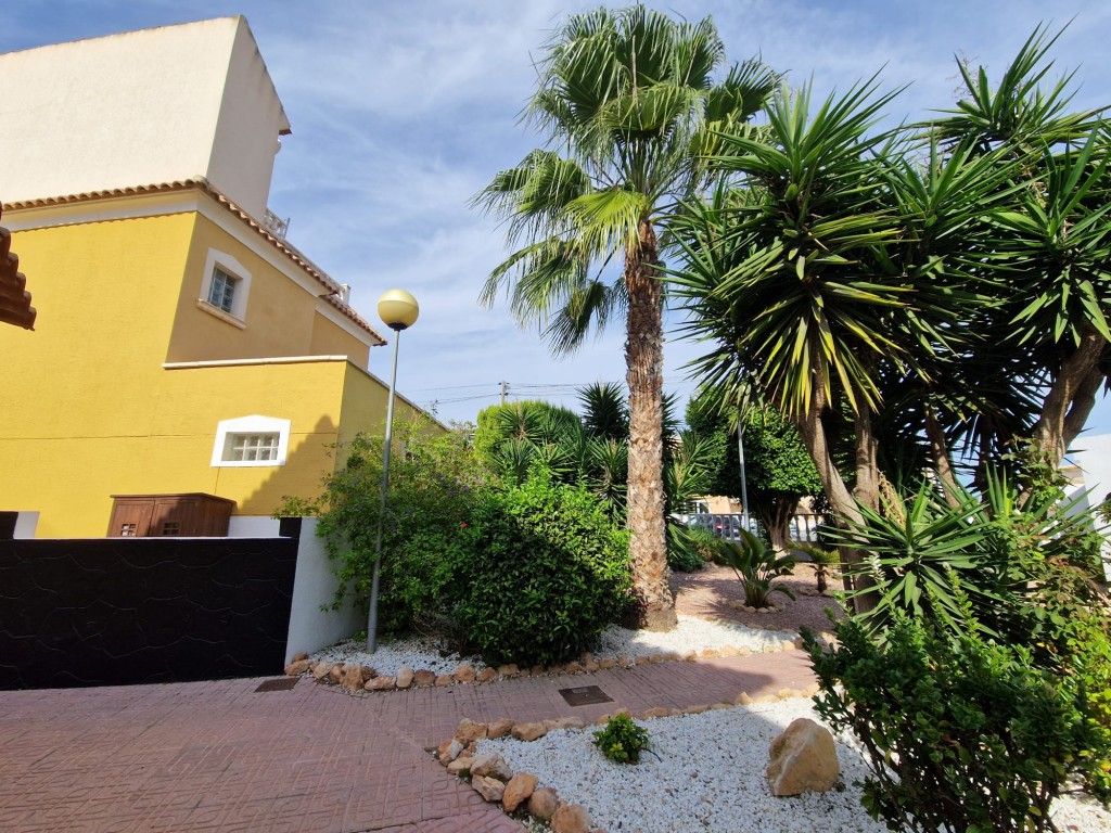 3 Bed, 2 Bath, ApartmentFor Sale, Playa Flamenca, Alicante