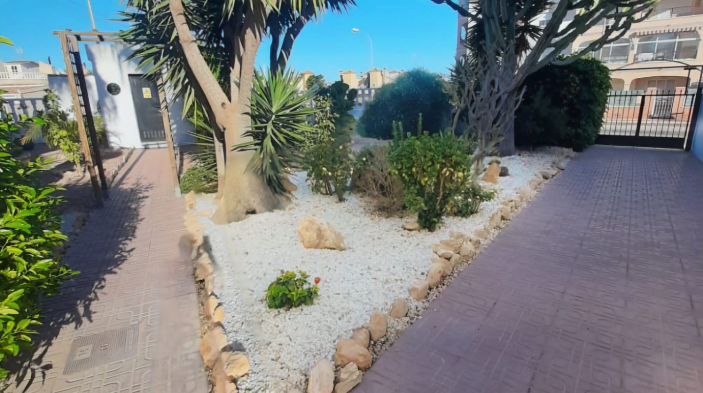 3 Bed, 2 Bath, ApartmentFor Sale, Playa Flamenca, Alicante