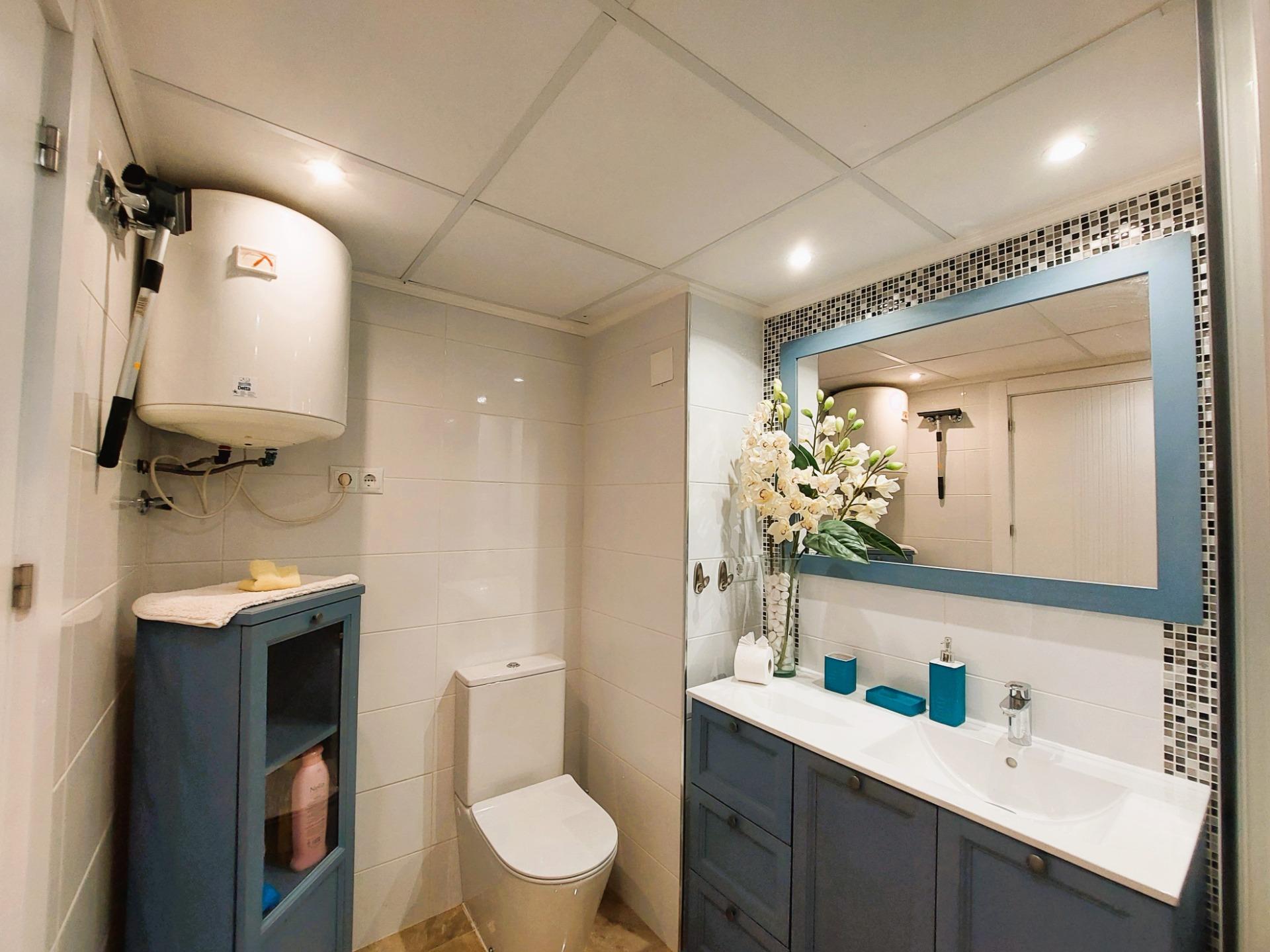 2 Bed, 1 Bath, ApartmentFor Sale, Torrevieja, Alicante