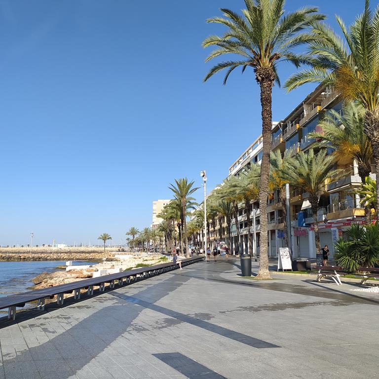 2 Bed, 1 Bath, ApartmentFor Sale, Torrevieja, Alicante