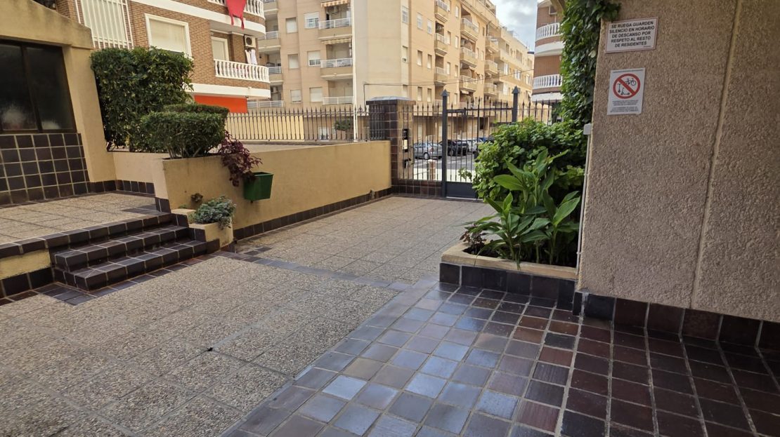 3 Bed, 2 Bath, ApartmentFor Sale, Torrevieja, Alicante