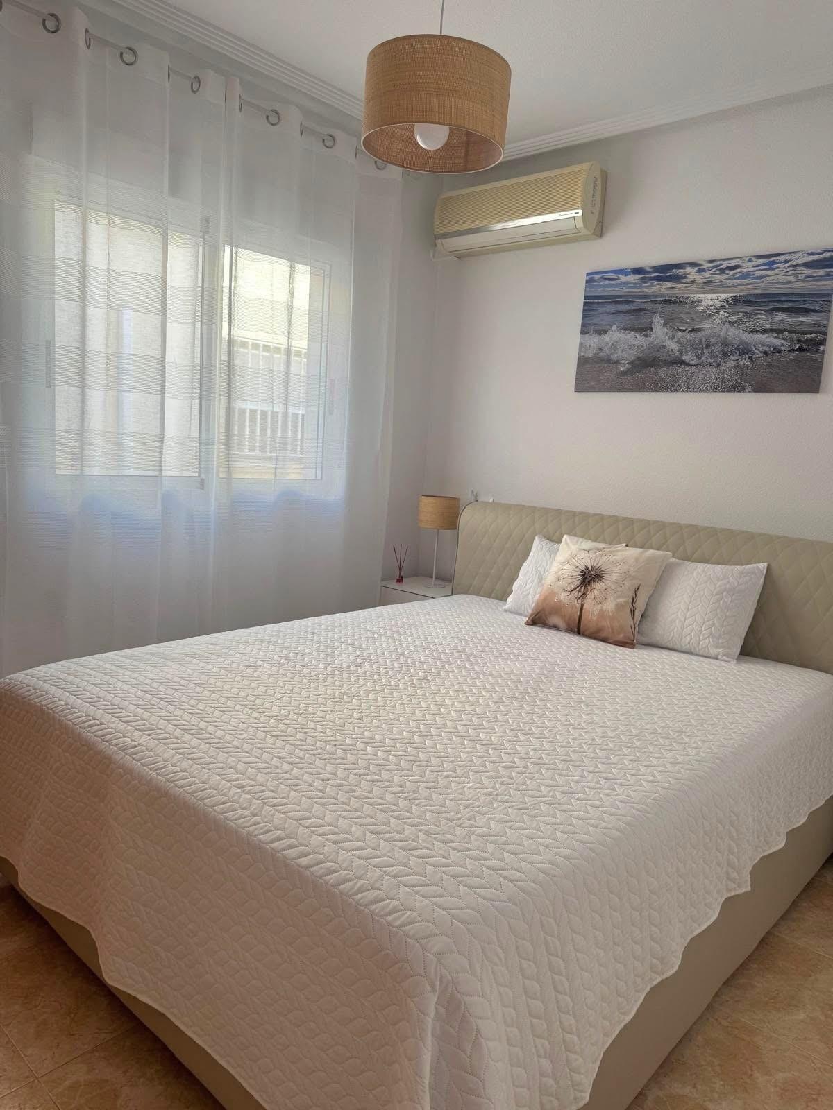 3 Bed, 1 Bath, ApartmentFor Sale, Torrevieja, Alicante