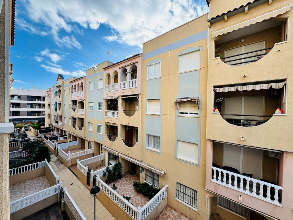 2 Bed, 1 Bath, ApartmentFor Sale, La Mata, Alicante