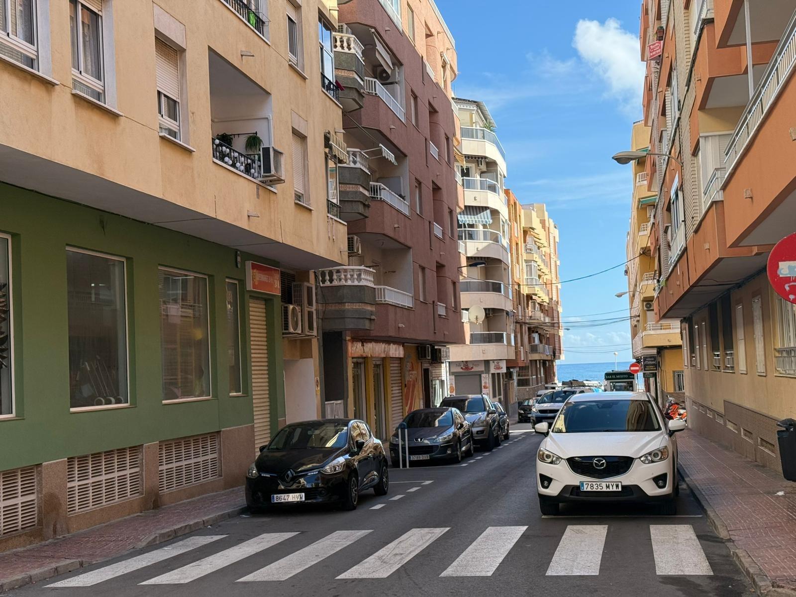 3 Bed, 1 Bath, ApartmentFor Sale, Torrevieja, Alicante