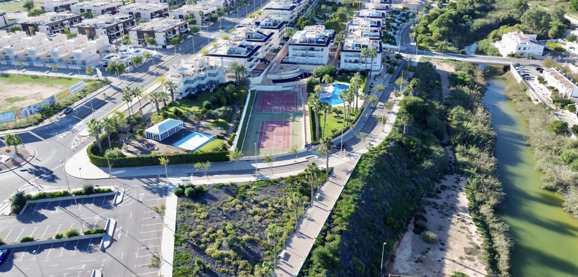 2 Bed, 1 Bath, ApartmentFor Sale, Mil Palmeras, Alicante