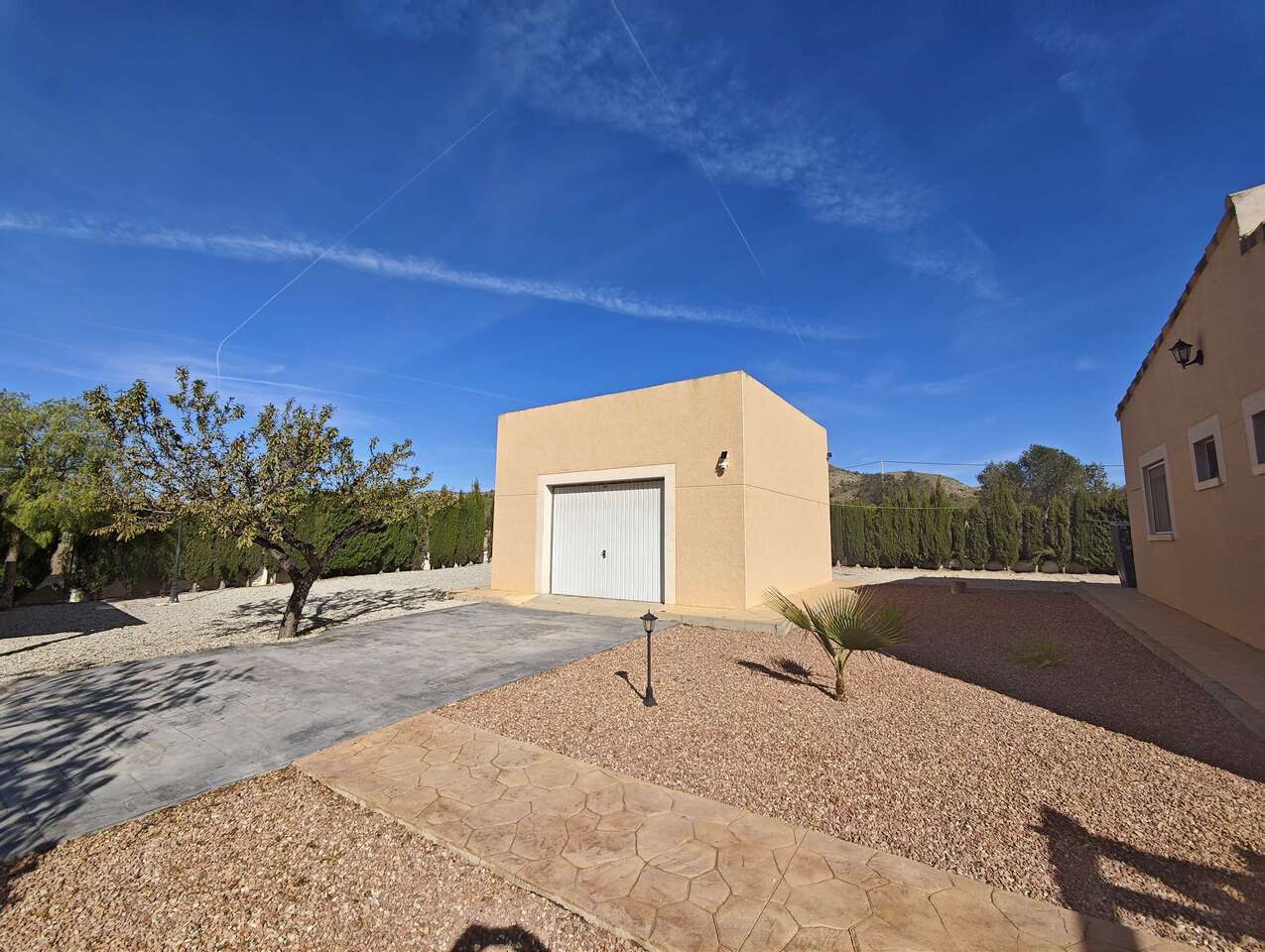 3 Bed, 2 Bath, HouseFor Sale, Sax, Alicante