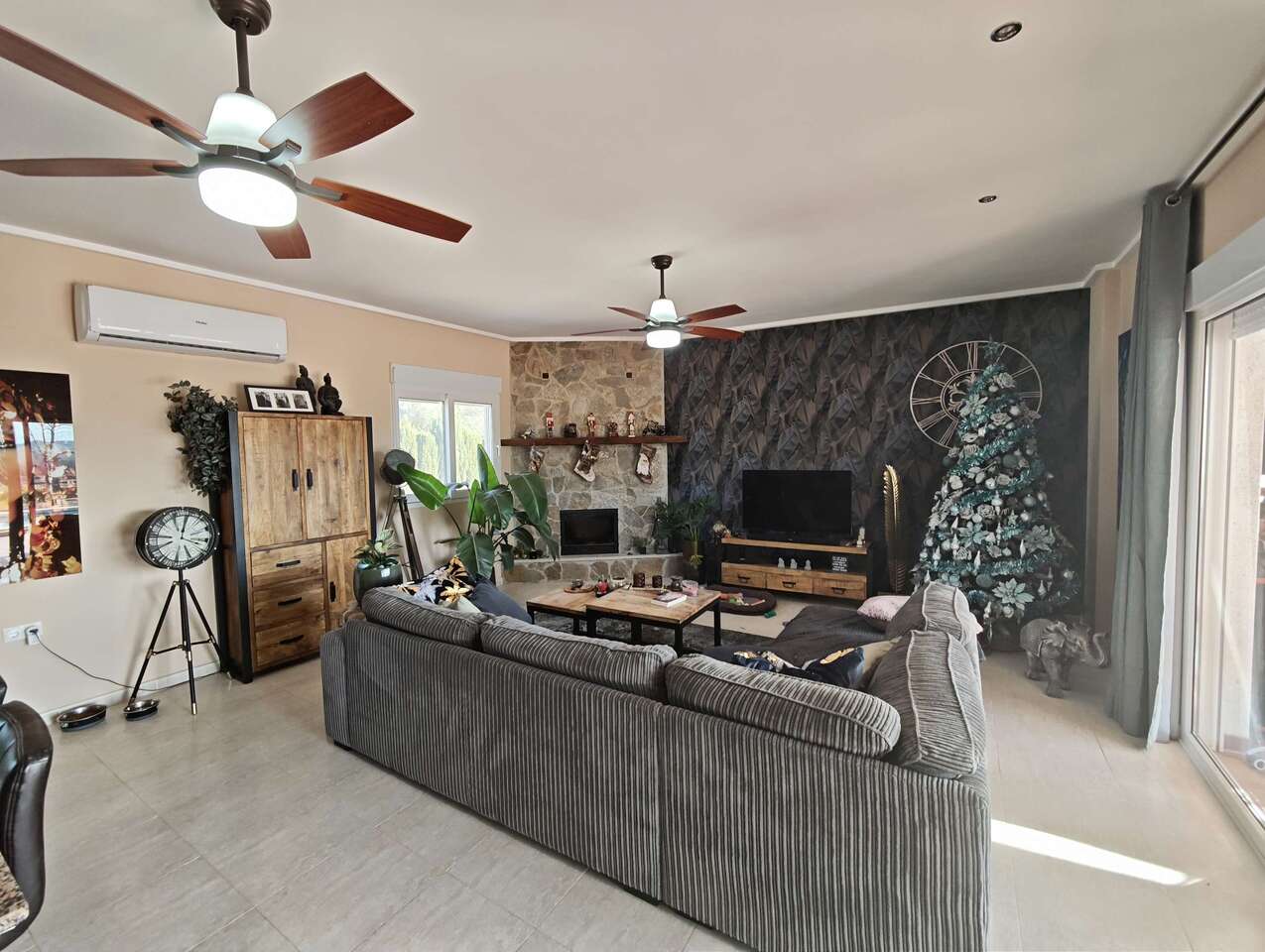 3 Bed, 2 Bath, HouseFor Sale, Sax, Alicante