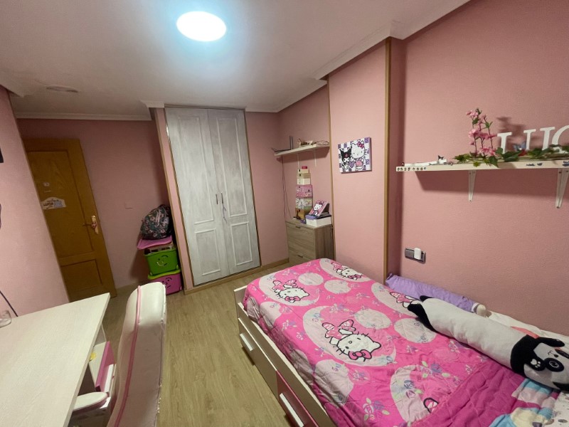 4 Bed, 2 Bath, ApartmentFor Sale, Torrevieja, Alicante