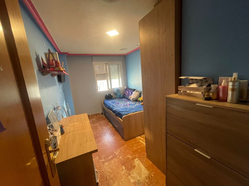 4 Bed, 2 Bath, ApartmentFor Sale, Torrevieja, Alicante