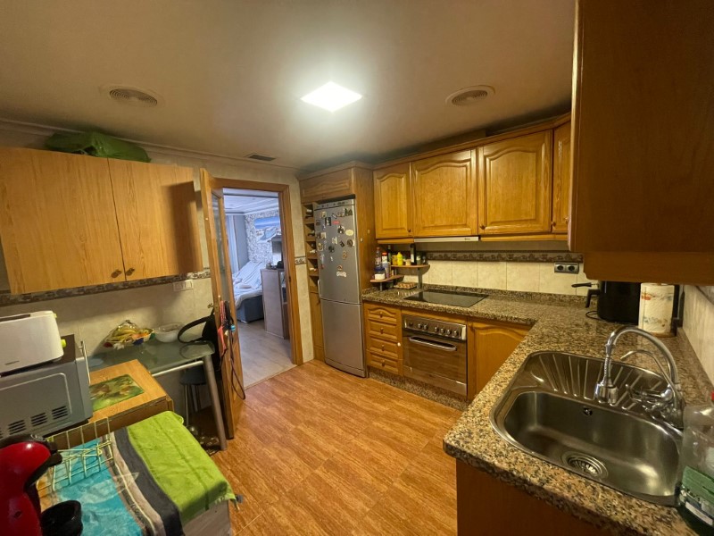 4 Bed, 2 Bath, ApartmentFor Sale, Torrevieja, Alicante