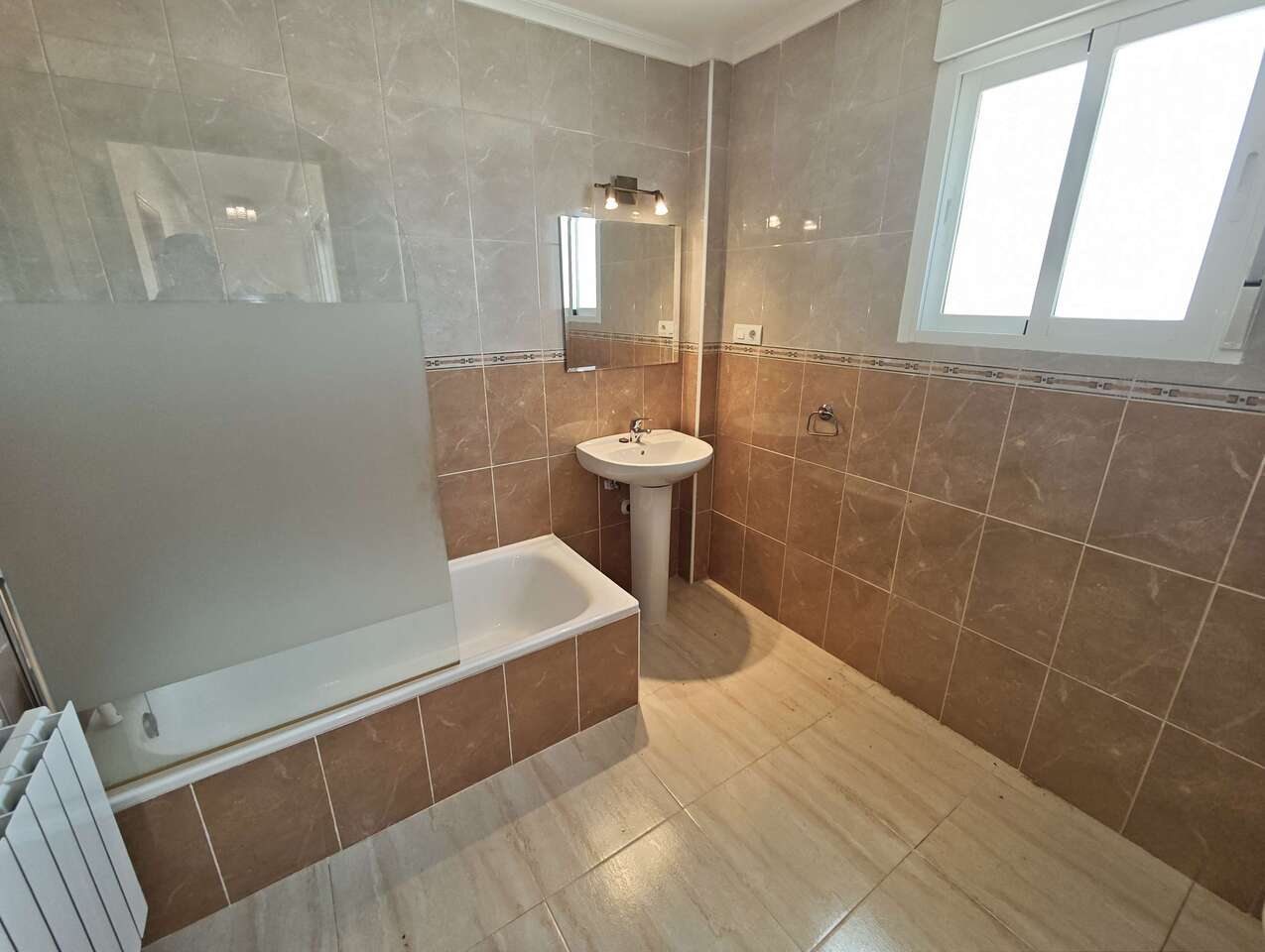 4 Bed, 3 Bath, HouseFor Sale, Pinoso, Alicante