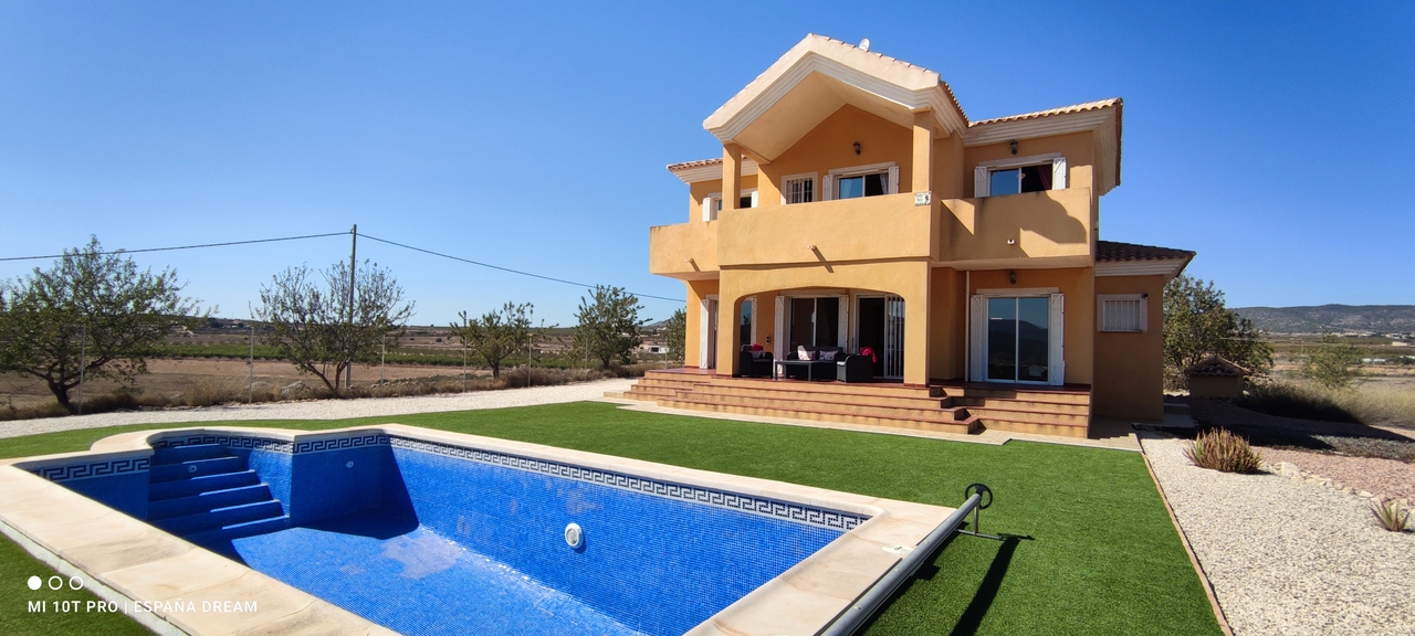 4 Bed, 3 Bath, HouseFor Sale, Pinoso, Alicante