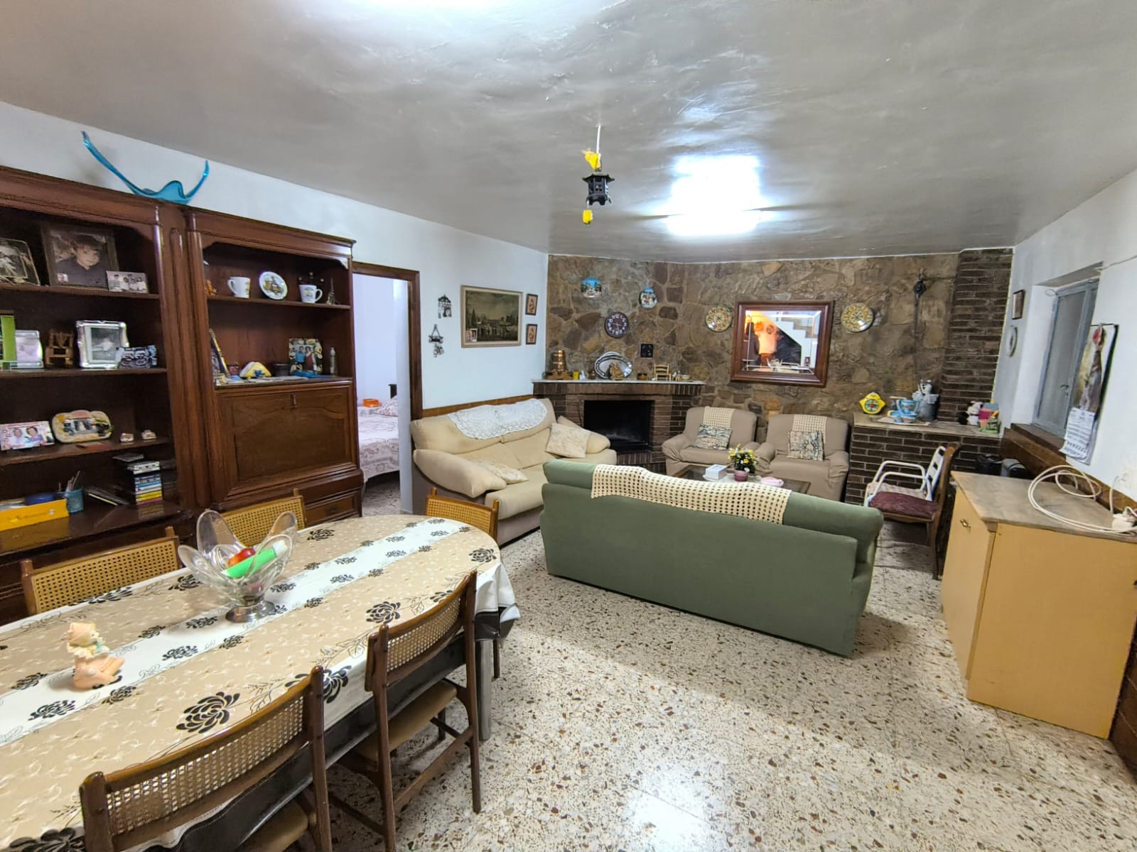 6 Bed, 2 Bath, HouseFor Sale, Yecla, Murcia