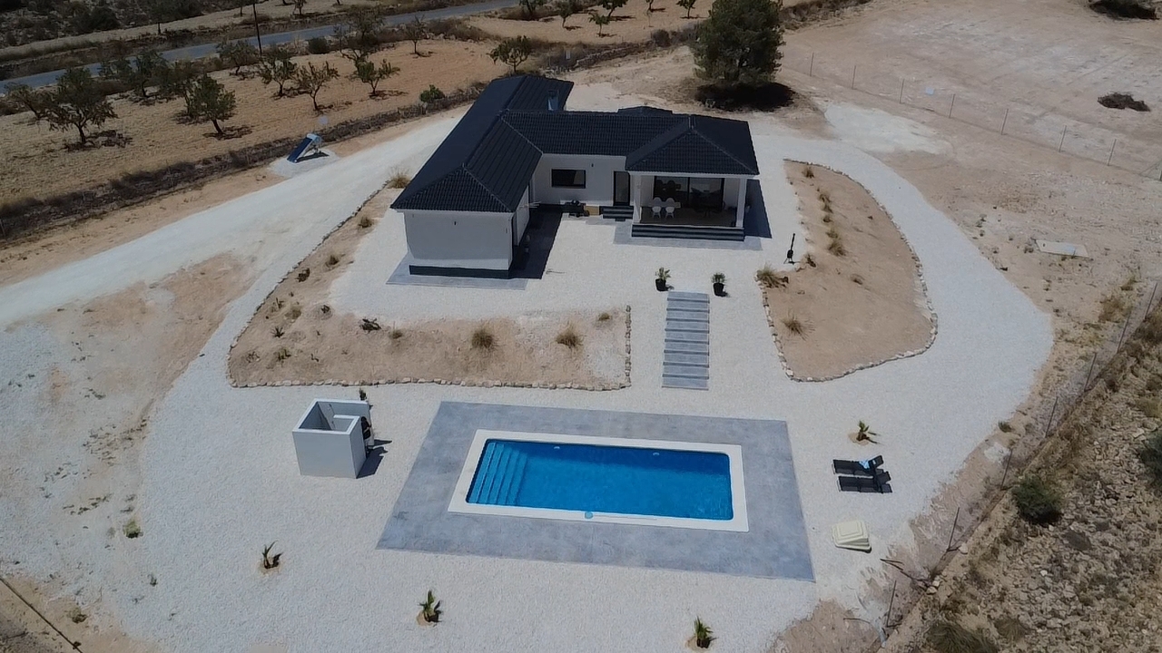 4 Bed, 3 Bath, HouseFor Sale, Pinoso, Alicante