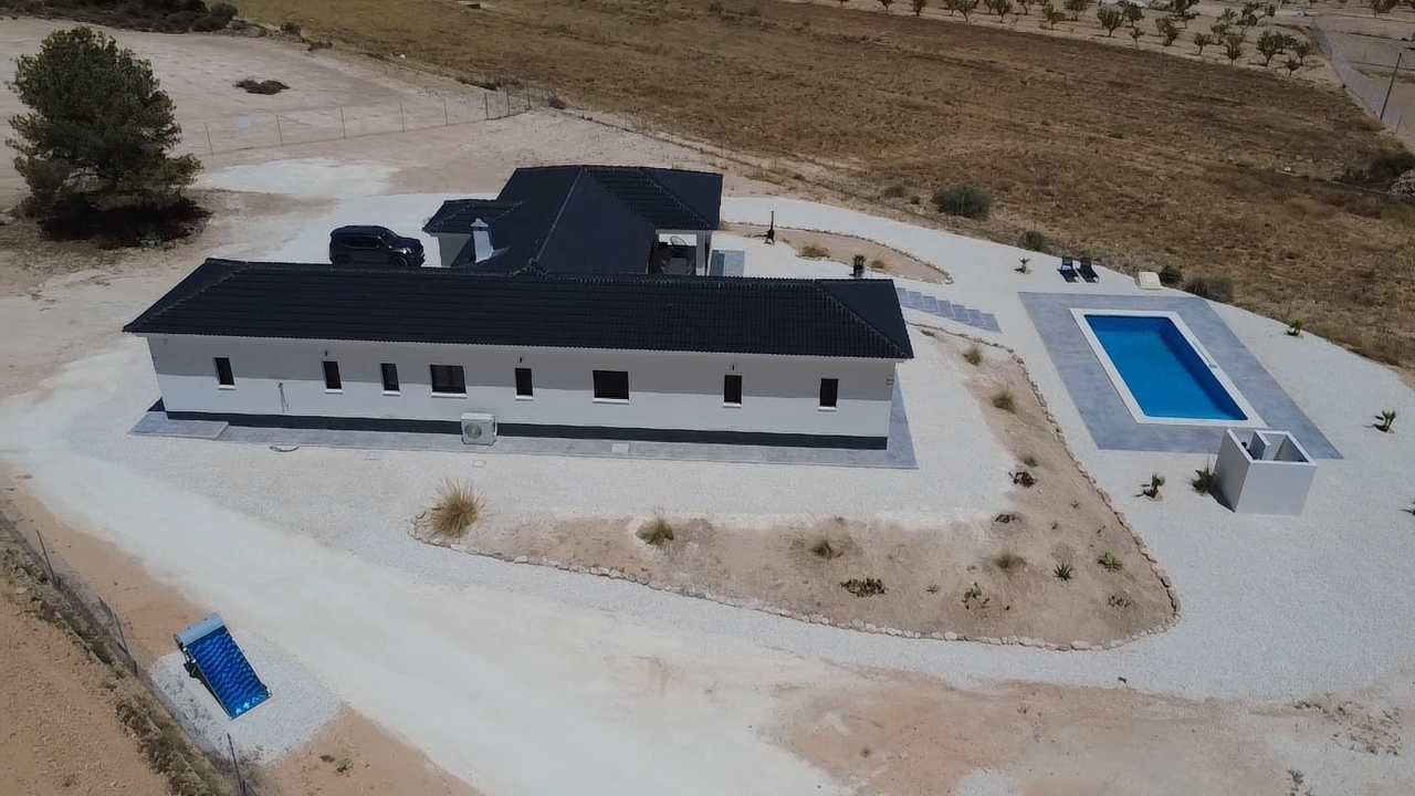 4 Bed, 3 Bath, HouseFor Sale, Pinoso, Alicante