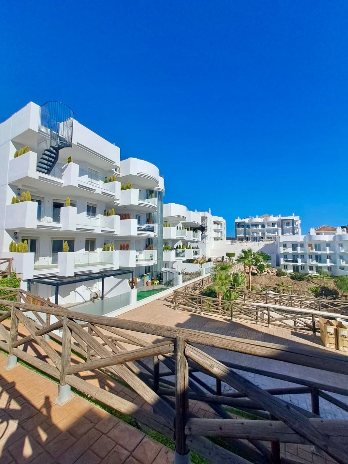 3 Bed, 2 Bath, ApartmentFor Sale, Malaga city, Malaga, 29000