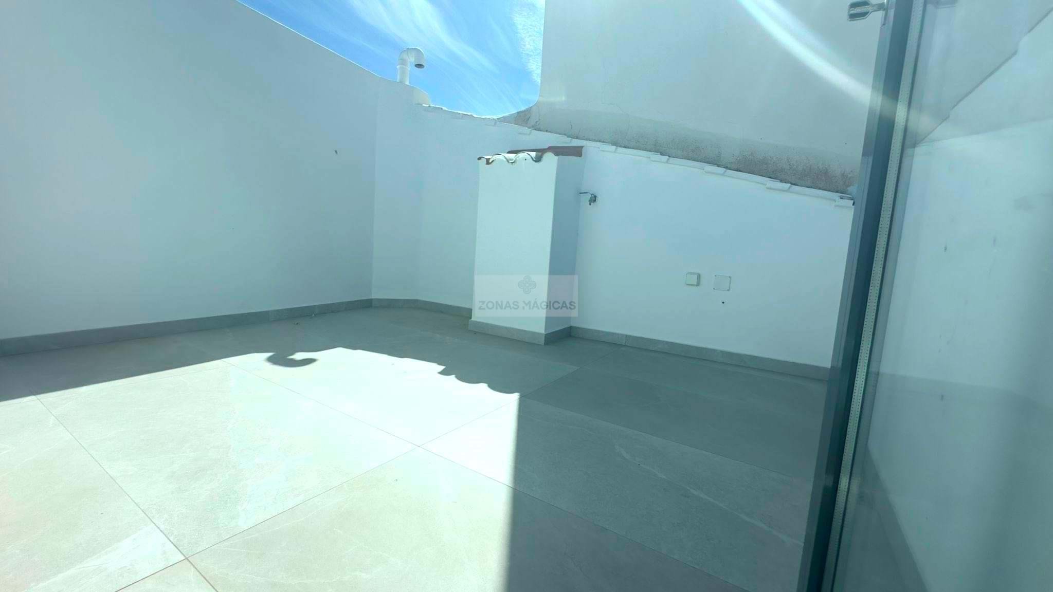 1 Bed, 1 Bath, HouseFor Sale, Mexilhoeira Grande, Portimão, Faro, 8500-132