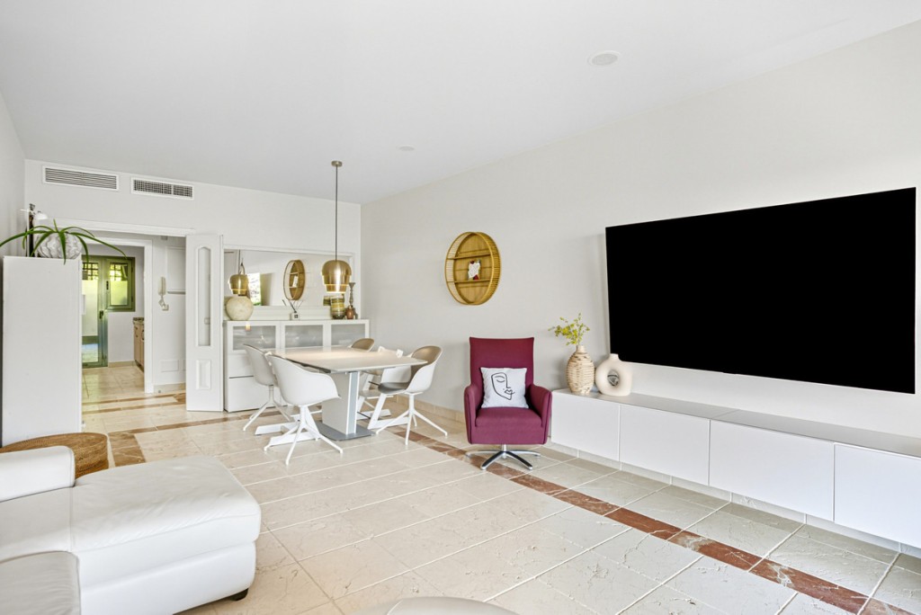 2 Bed, 2 Bath, ApartmentFor Sale, Estepona, Malaga