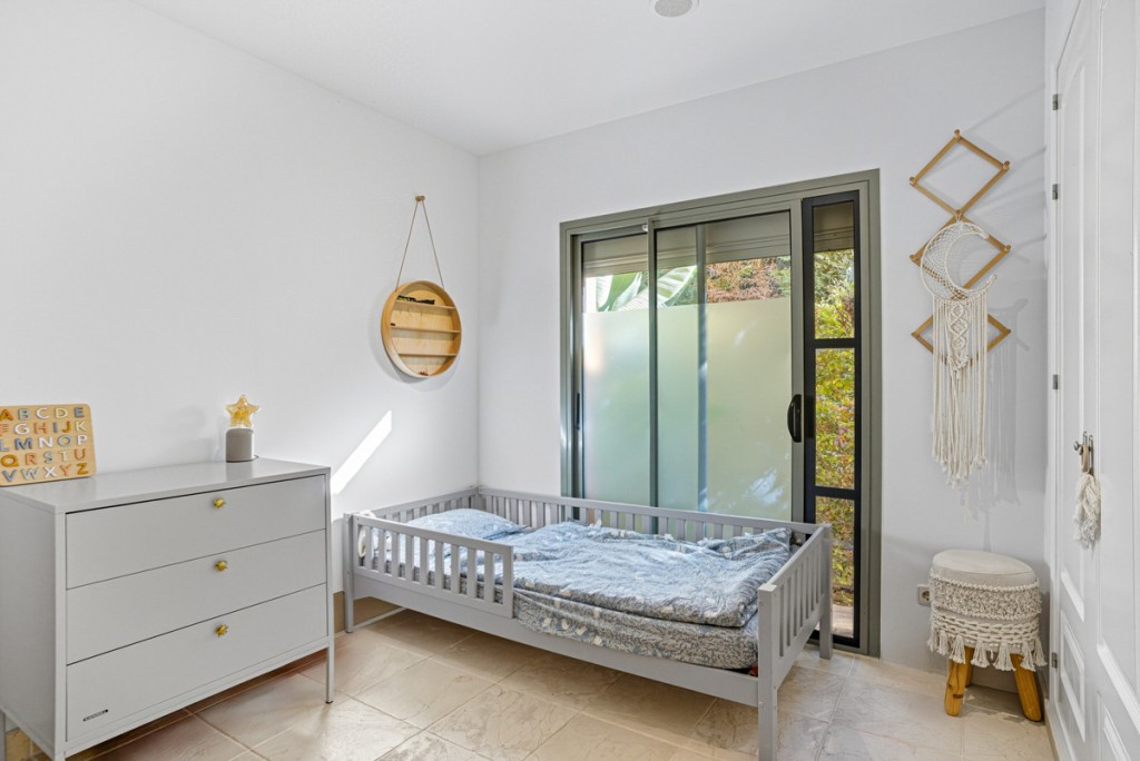 2 Bed, 2 Bath, ApartmentFor Sale, Estepona, Malaga