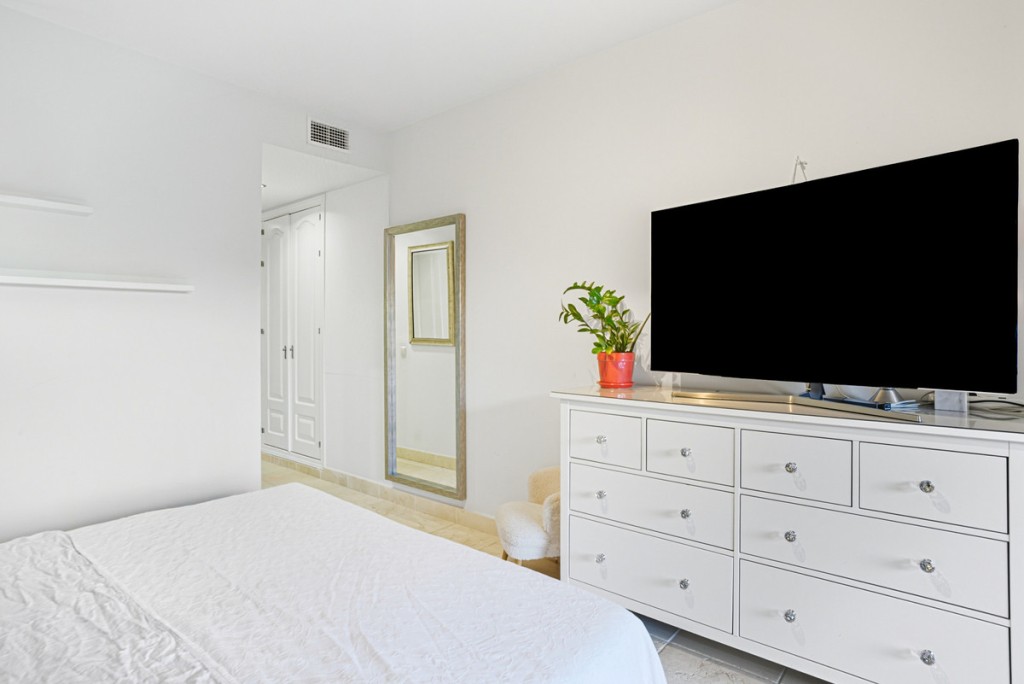 2 Bed, 2 Bath, ApartmentFor Sale, Estepona, Malaga