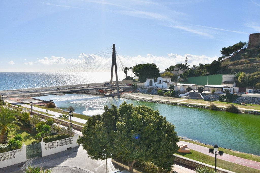 3 Bed, 2 Bath, ApartmentFor Sale, Fuengirola, Malaga