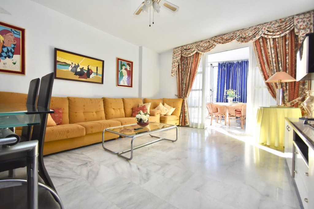 3 Bed, 2 Bath, ApartmentFor Sale, Fuengirola, Malaga