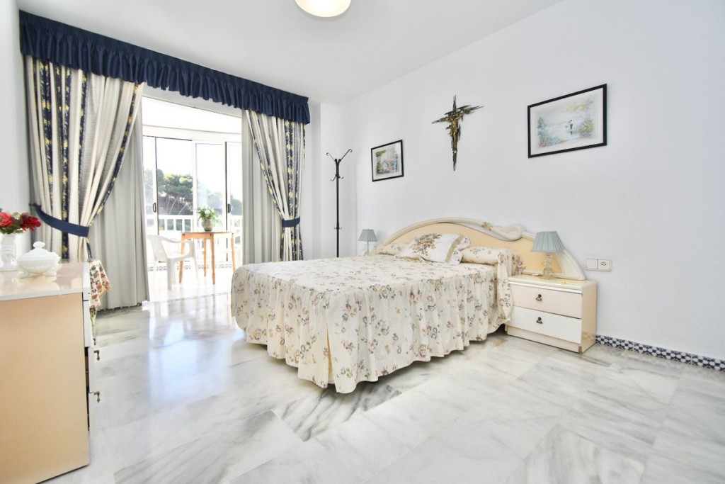 3 Bed, 2 Bath, ApartmentFor Sale, Fuengirola, Malaga