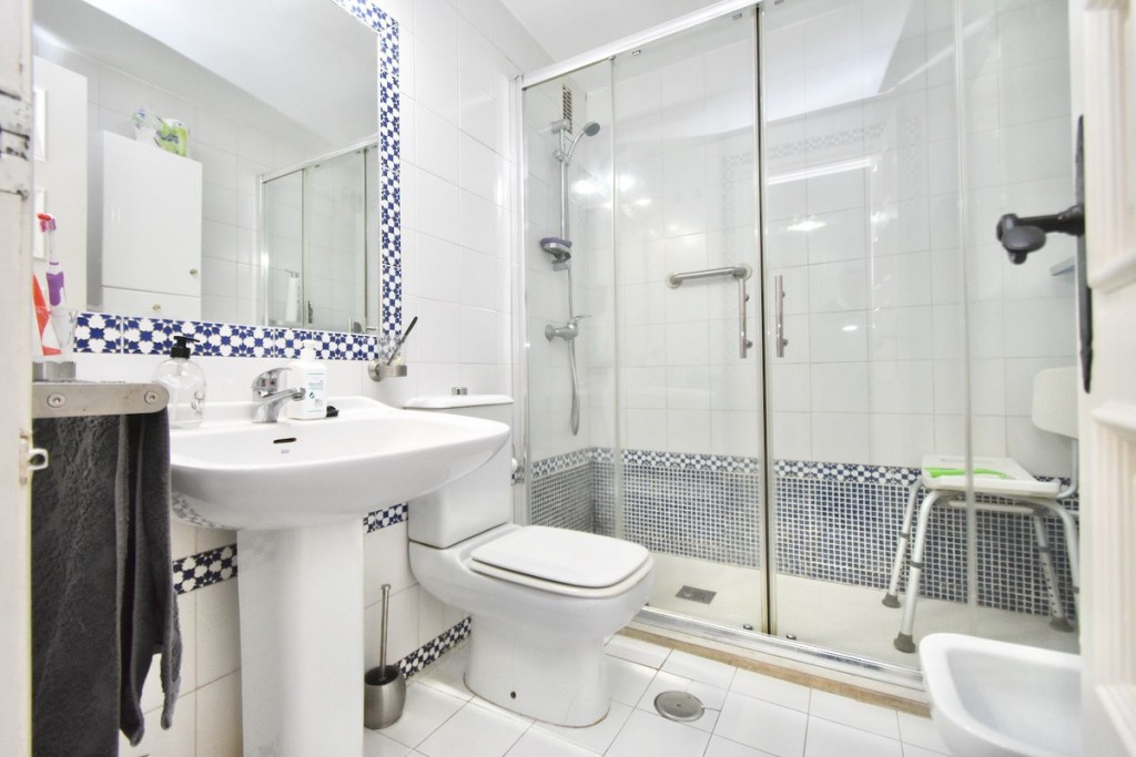 3 Bed, 2 Bath, ApartmentFor Sale, Fuengirola, Malaga