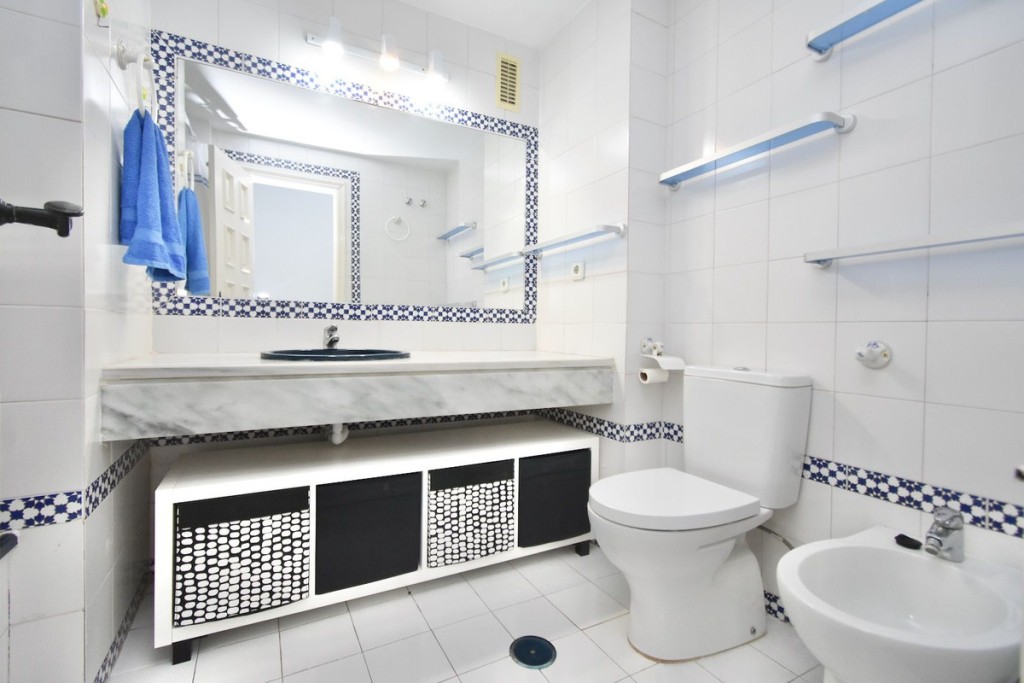 3 Bed, 2 Bath, ApartmentFor Sale, Fuengirola, Malaga