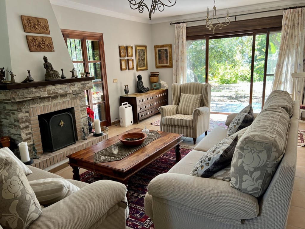 2 Bed, 1 Bath, HouseFor Sale, Estepona, Malaga