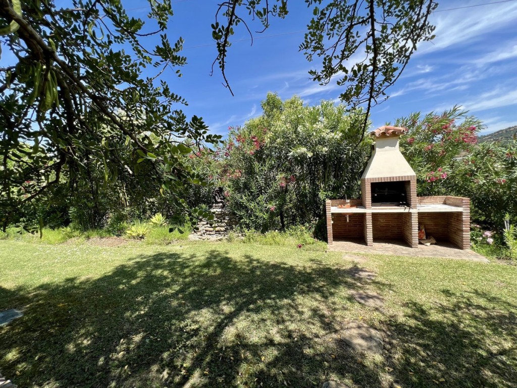 2 Bed, 1 Bath, HouseFor Sale, Estepona, Malaga