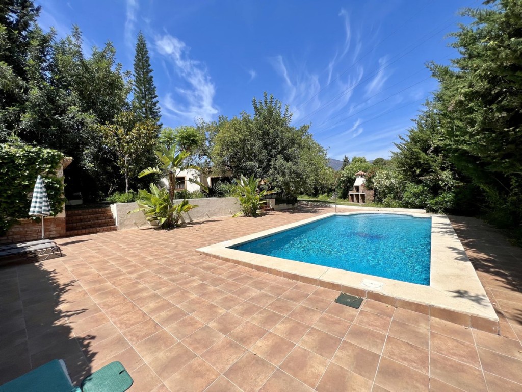 2 Bed, 1 Bath, HouseFor Sale, Estepona, Malaga