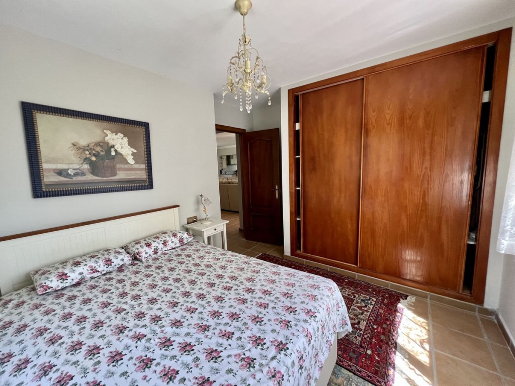 2 Bed, 1 Bath, HouseFor Sale, Estepona, Malaga