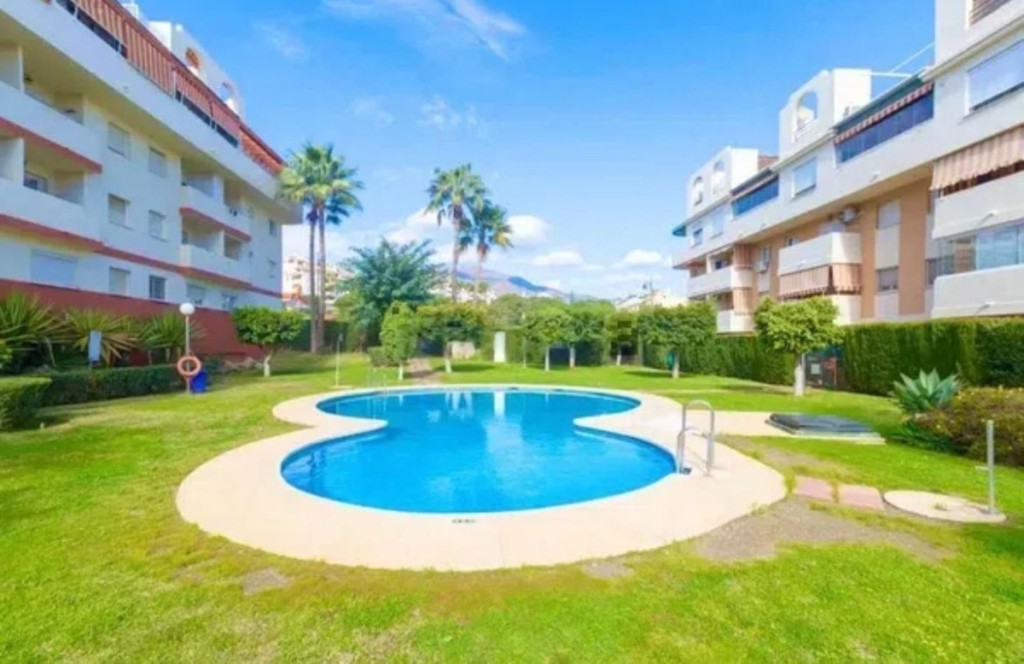 3 Bed, 1 Bath, ApartmentFor Sale, Estepona, Malaga