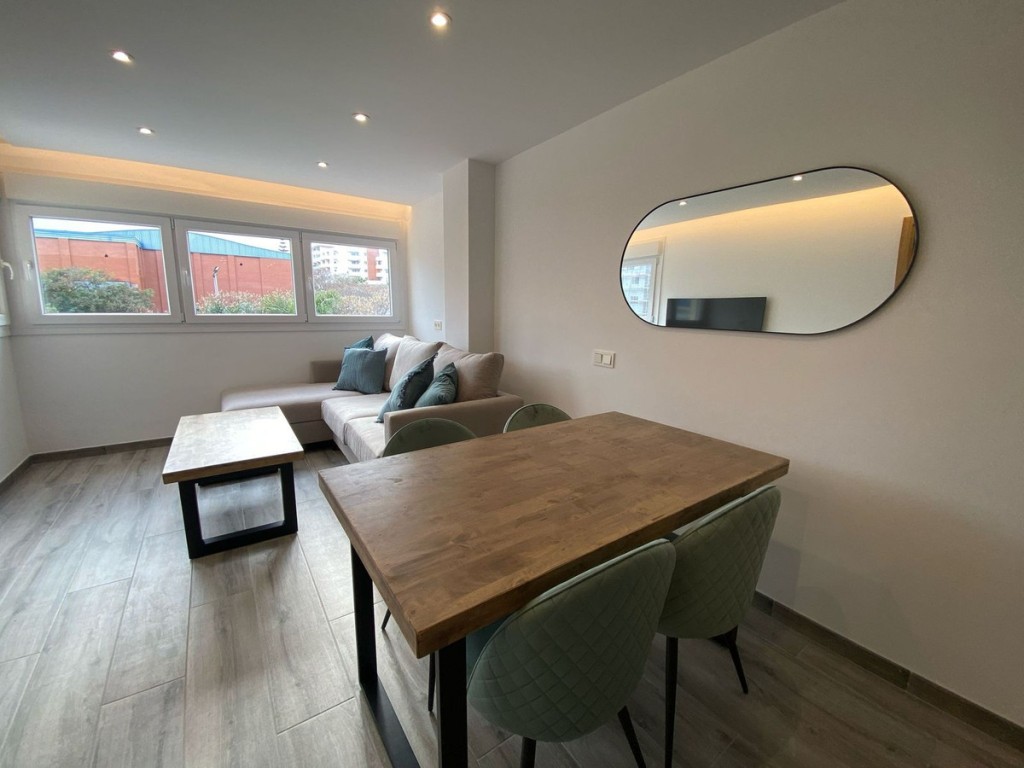 3 Bed, 1 Bath, ApartmentFor Sale, Estepona, Malaga