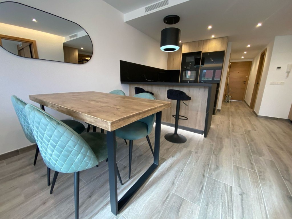 3 Bed, 1 Bath, ApartmentFor Sale, Estepona, Malaga