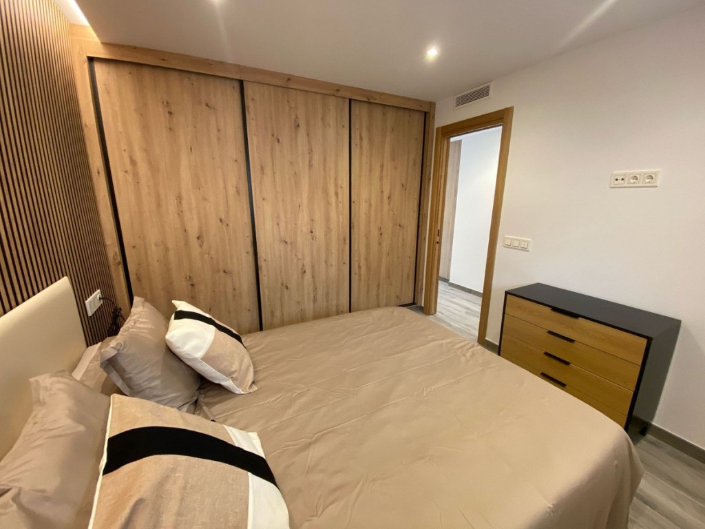 3 Bed, 1 Bath, ApartmentFor Sale, Estepona, Malaga