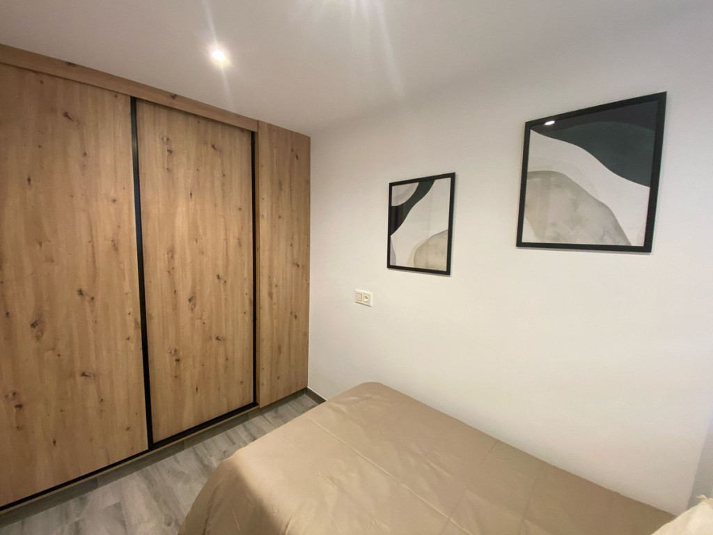 3 Bed, 1 Bath, ApartmentFor Sale, Estepona, Malaga