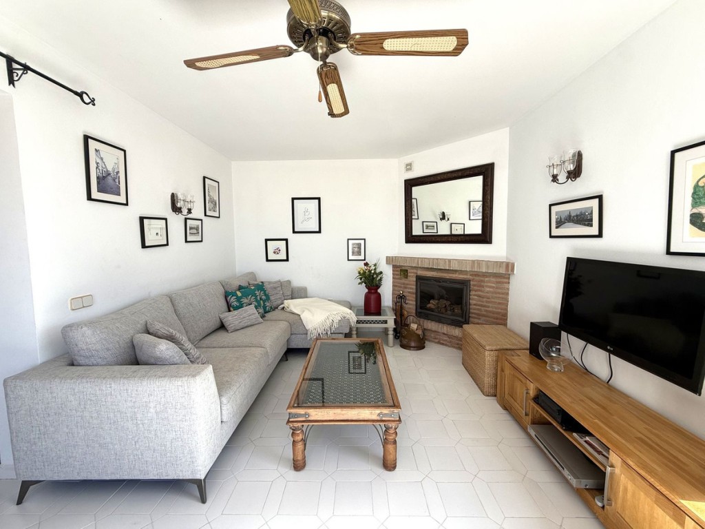 3 Bed, 2 Bath, ApartmentFor Sale, Riviera, Malaga